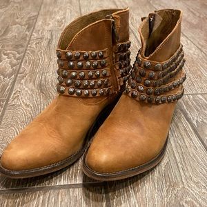 Steven By Steve Madden Janne Cognac Tan Leather Studded Ankle Boot Size 7